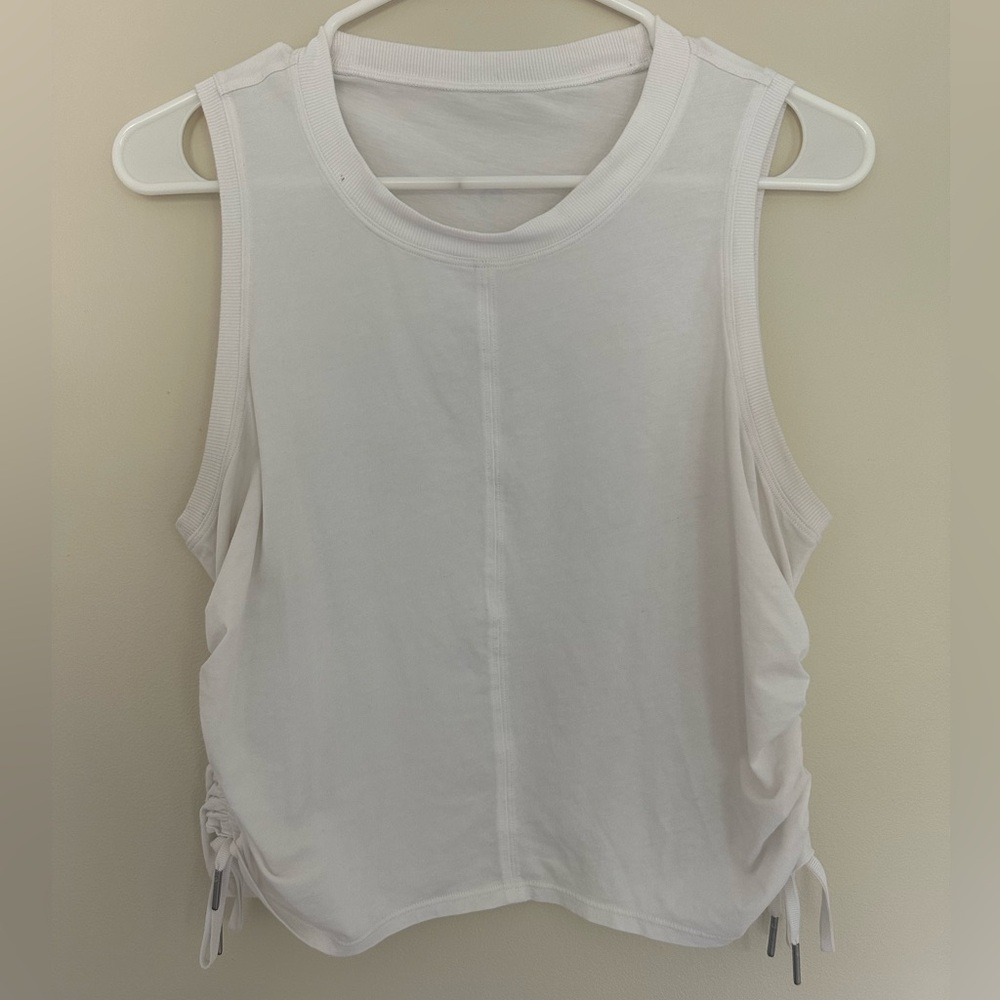 Cropped workout tank with cinched ties
